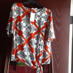 SHIRT  MEDIUM   TIE BOTTOM FLOWY SLEEVES